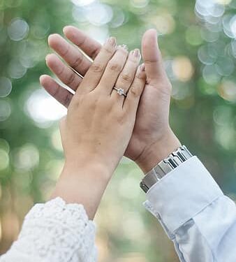 زوجان يكشفان سرا لسعادتهما وعلاقتهما الطويلة