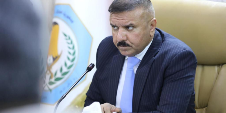 وزير الداخلية يلتقي مدراء مواقع تسجيل المركبات ومنح إجازات السياقة