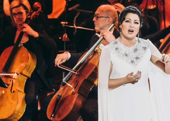 فنانة روسية تفوز بـ 200 ألف $ من دار أوبرا أمريكية