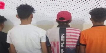 القبض على أربعة شباب يلبسون زي النساء بالنجف