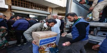 العتبة العلوية المقدسة تباشر بتوزيع مساعدتها الانسانية في سوريا