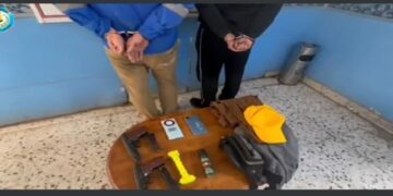 القبض على متهمين في البصرة اثناء محاولتهما “طسرقة وكسر زجاج سيارة”