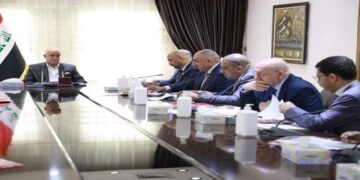 وزير الصحة يترأس أجتماع هيئة الرأي ويؤكد دعمه لـ(الصناعة الوطنية ومصنع الصحة الوطني)