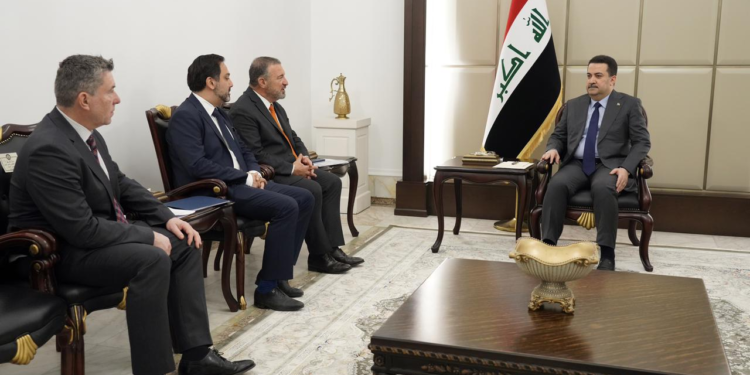 السوداني يبحث مع وفد البنك الدولي سبل التعاون المشترك ودعم خطط الحكومة