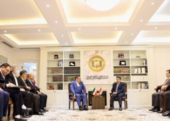 الأعرجي وشمخاني يؤكدان أهمية “حل المشكلات التي تعترض أمن الحدود”
