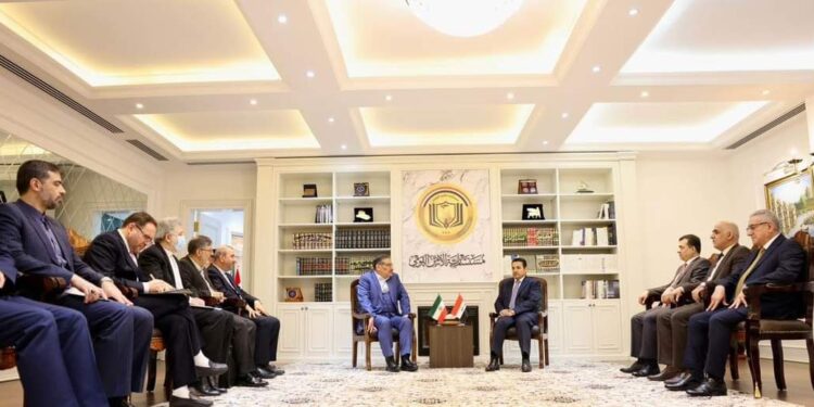 الأعرجي وشمخاني يؤكدان أهمية “حل المشكلات التي تعترض أمن الحدود”