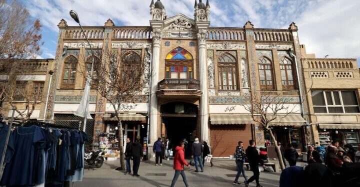 إيران .. أعتاب نوروز والتضخم يثقل كاهل المواطن