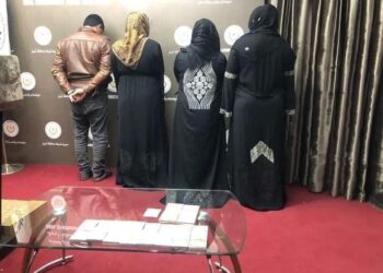 اعتقال عصابة معظم أفرادها من النساء سرقت (8 شدات و تسعة ملايين دينار) في أربيل