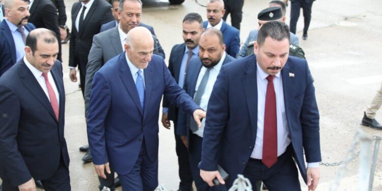 وزير الموارد يصدر توجيه للكوادر في “سد حديثة”