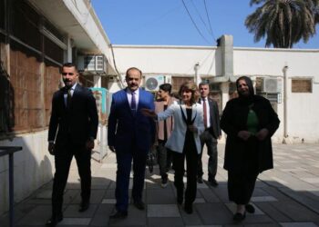 السيّدة الأولى تزور مدرستها في بغداد بمناسبة عيد المعلم
