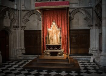 كرسي بريطاني عمره 700 سنة ما علاقته بــ(النبي يعقوب) ؟