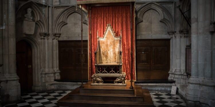 كرسي بريطاني عمره 700 سنة ما علاقته بــ(النبي يعقوب) ؟