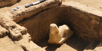 اكتشاف تمثال جديد يشبه أبو الهول في مصر