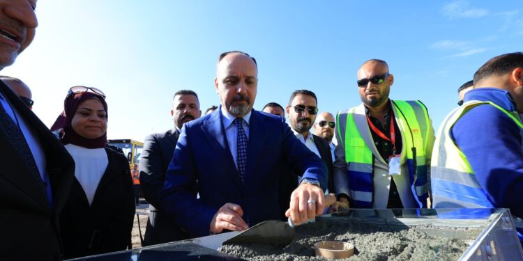 وضع حجر الاساس لمشروع تطوير مدخل بغداد بابل