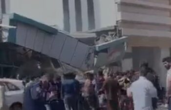 بالفيديو .. انهيار أجزاء من مطعم وسط الكوت