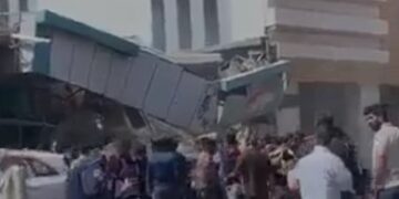 بالفيديو .. انهيار أجزاء من مطعم وسط الكوت