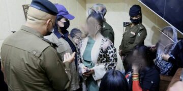 اعتقال فتاة قاصرة تعمل في نادٍ ليلي خلال جولة تفتيشية
