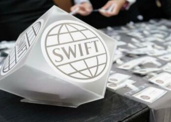 التعامل عبر نظام (سويفت) لتحويلات الدولار بحاجة إلى وقت
