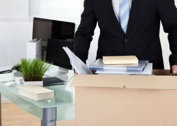 هل حان الوقت لتـــرك وظيفتك ؟  ثلاث علامات خطر