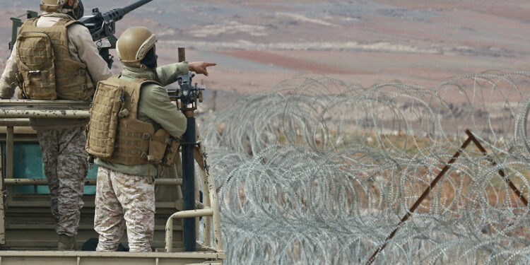 الأردن.. انفجار صاروخ “في الهواء” وسقوطه قرب الحدود مع سوريا