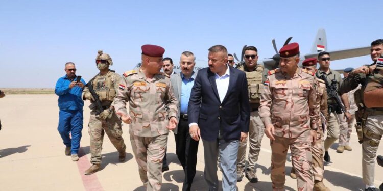 وزير الداخلية يعقد “اجتماعاً أمنياً مغلقاً” مع القيادات الأمنية في ميسان