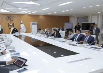 وزارة الاتصالات تناقش “سوء خدمة الانترنت” وغلاء اسعارها