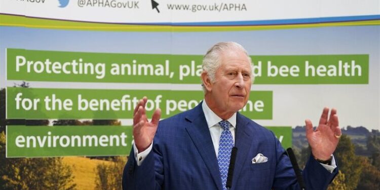 الملك تشارلز يرفــض طلبا لمطار هيثرو