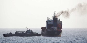 ايران تحتجــز ناقلة نفط بخليج عمان