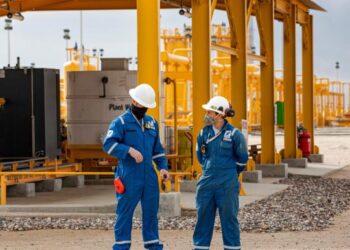 تطور أرقام “إنتاج وصادرات النفط العراقية” لا يشفع لحل الأزمات الاقتصادية