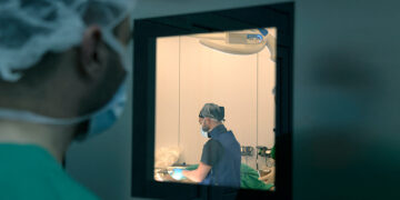 حملة لمكافحة مراكز التجميل غير المرخصة,,, (انتشار واسع وتحذيرات مقلقة)