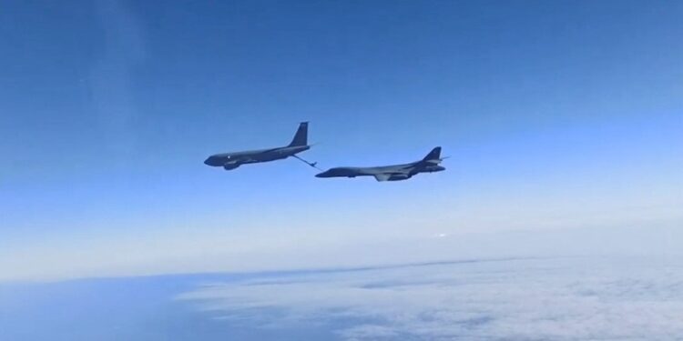 طائرتان أمريكيتان من (طراز F-16) تهبطـــان اضطراريا في اليابان