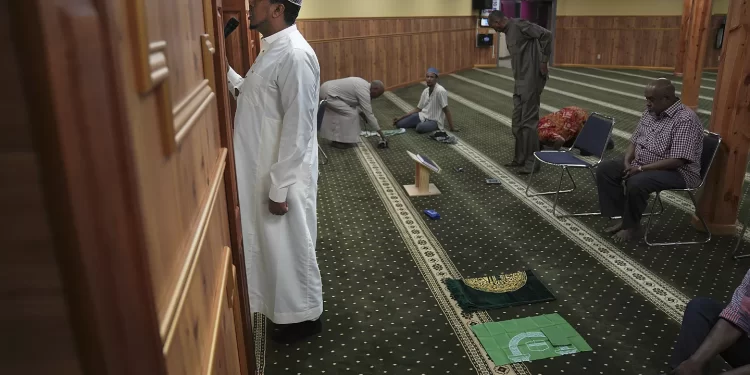 مدينة أميركية تسمح برفع الأذان في جميع أوقات الصلاة .. لأول مرة