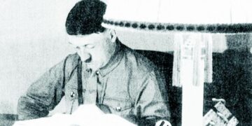 هل كان هتلر مثقفاً ؟ كانت مكتبته تضم 16 ألف كتاب