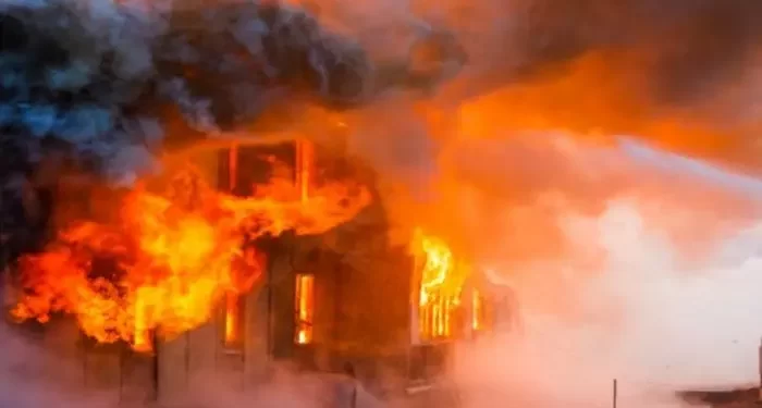 انفجار غازي يتسبب بانهيار مبنى من 4 طوابق في فرنسا