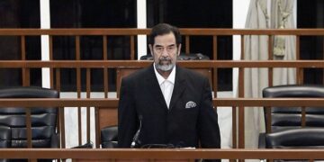 من كواليس التحقيق مع صدام حسين .. يحب اللبنانيين ويكره بن لادن