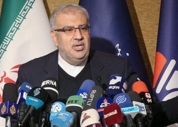 إيران تعتــــزم مفاوضة العراق لــ”رفــــع القيود عن مستحقات صادرات الغاز”