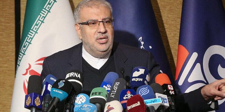 إيران تعتــــزم مفاوضة العراق لــ”رفــــع القيود عن مستحقات صادرات الغاز”