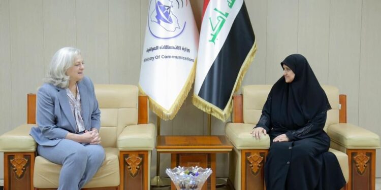 السفيرة الأمريكية تلتقـــي بوزيرة الاتصالات هيام الياسري