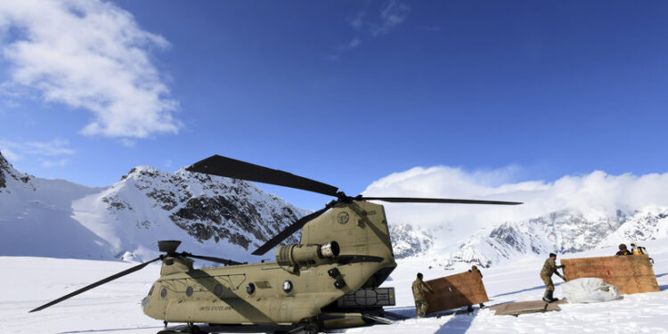 الجيش الأمريكي يمنـــع تحليق طائراته 24 ساعة بسبب “حوادث التحطم” المتكررة