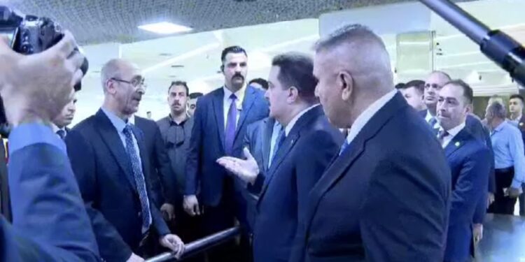 بالوثائق.. إعفاء مدير مطار بغداد من منصبه بناءً على طلبه