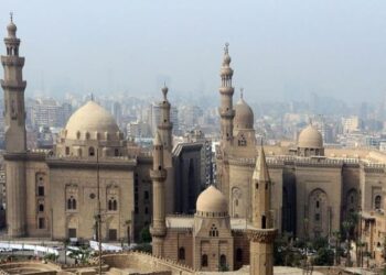 مسجد الرفاعي .. تحفة معمارية ومقبرة ملكية في قلب القاهرة