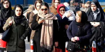 رئيس السلطة القضائية  في ايران يهدد بـ(ملاحقة النساء غير المحجبات) “بلا رأفة”
