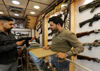 الداخلية تنشر الية إصدار “إجازات السلاح” في العراق