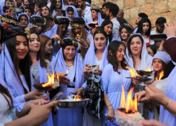 الإيزيديون يحتفلون بـ(الأربعاء الأحمر) في معبد لالش