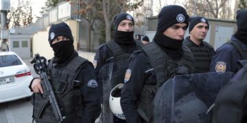 تركيا .. توقيف أكثر من مئة شخص بتهمة الإرهاب