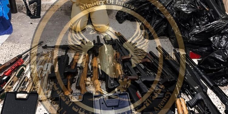 القبض على متهم صاحب محل لــبيع الاسلحة من “دون موافقات في البصرة”