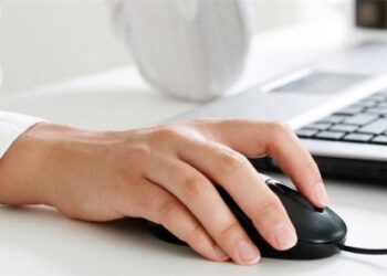 باحثون يقيسون “إجهاد العمل من خلال طريقة النقر على الكمبيوتر”