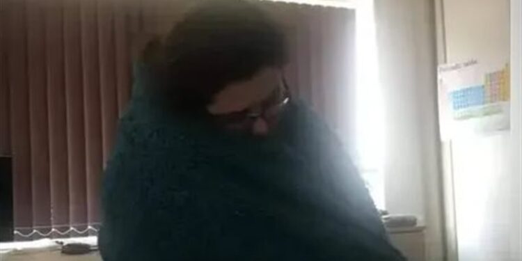 حالة نادرة لامرأة “تغرق في النوم عندما تضحك”