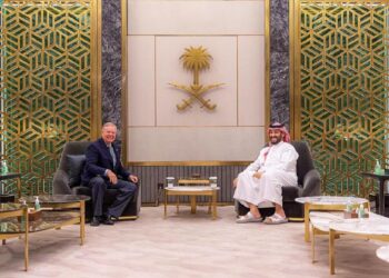 الولايات المتحدة تغازل السعودية بزيارات متكررة