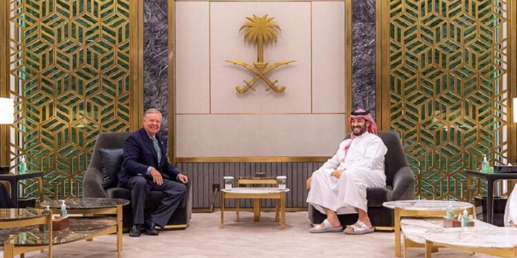 الولايات المتحدة تغازل السعودية بزيارات متكررة